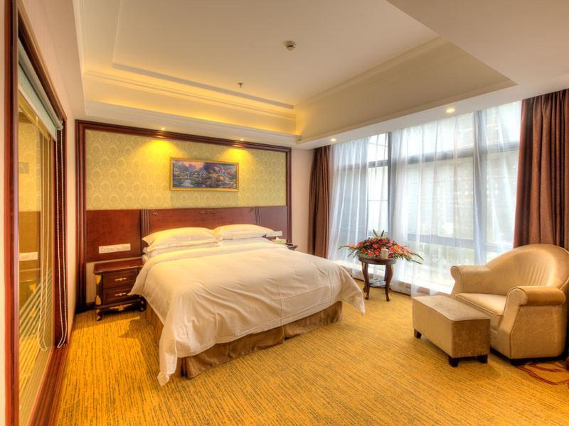 Vienna Hotel Shanghai Happy Valley Songjiang Exterior photo